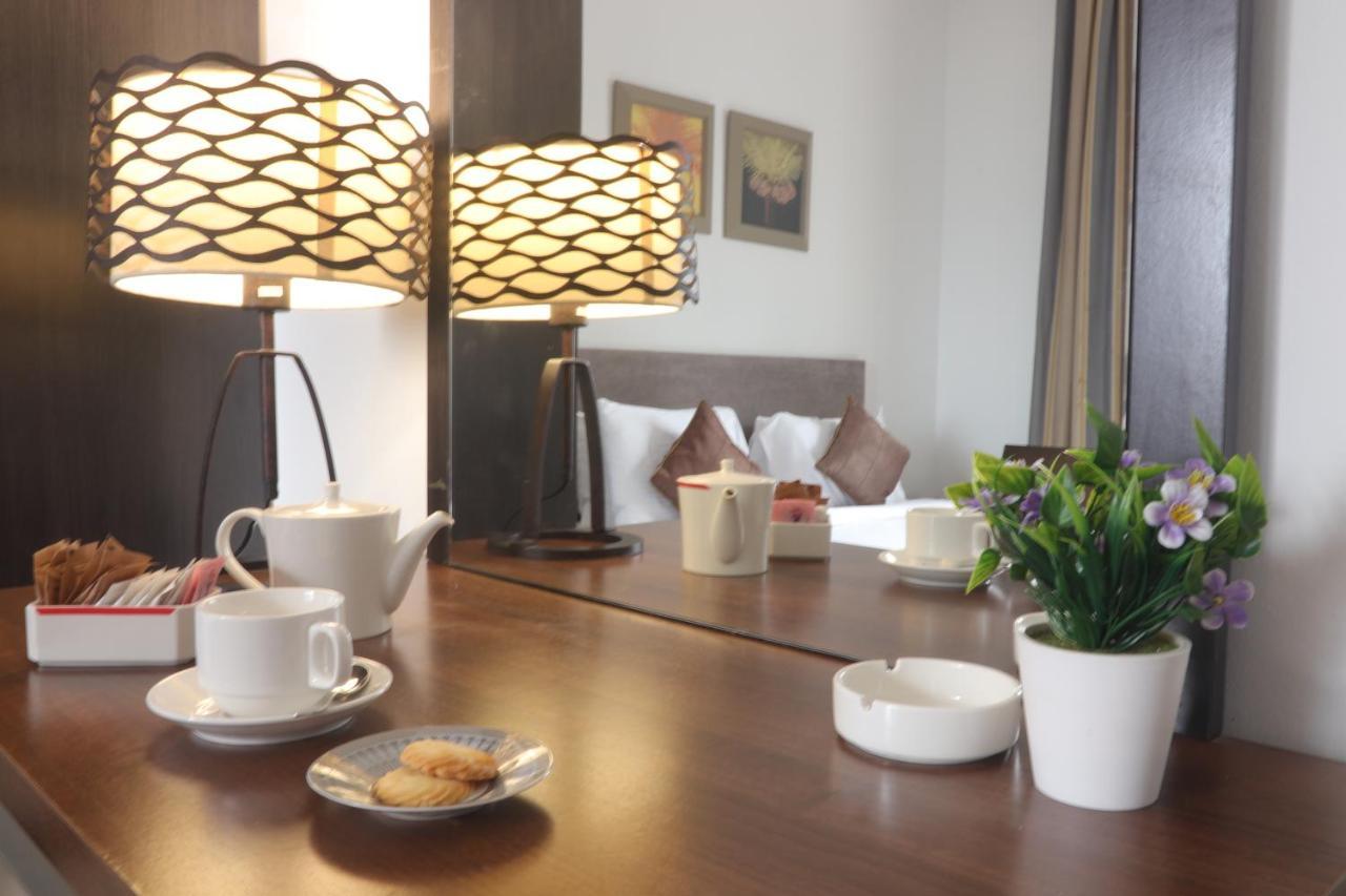 Magnum Hotel & Suites West Bay Doha Exteriör bild