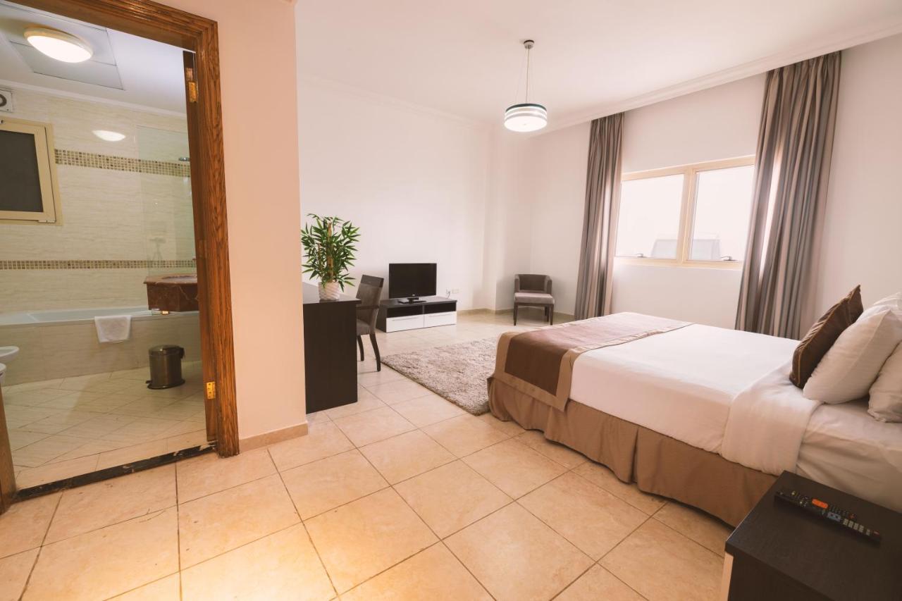 Magnum Hotel & Suites West Bay Doha Exteriör bild
