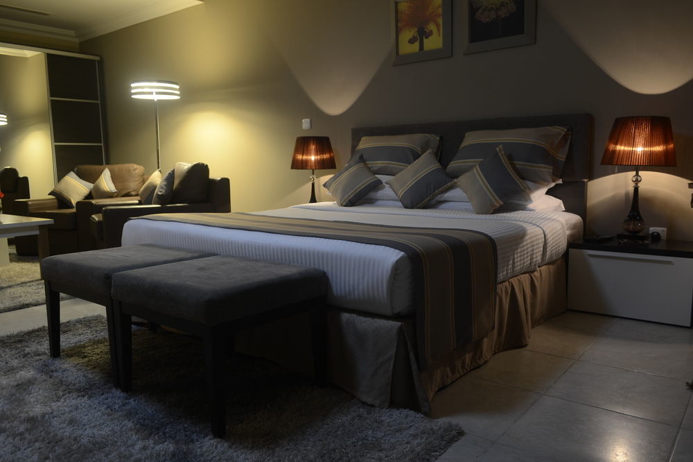 Magnum Hotel & Suites West Bay Doha Exteriör bild